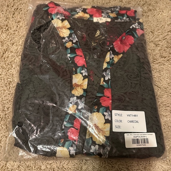 POL Charcoal Lace/Floral Belted Cardigan - Picture 5 of 5